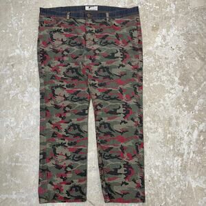 Silence is Golden Jeans Mens 42 USA Black Red Camouflage Faded Denim Fits 42x30